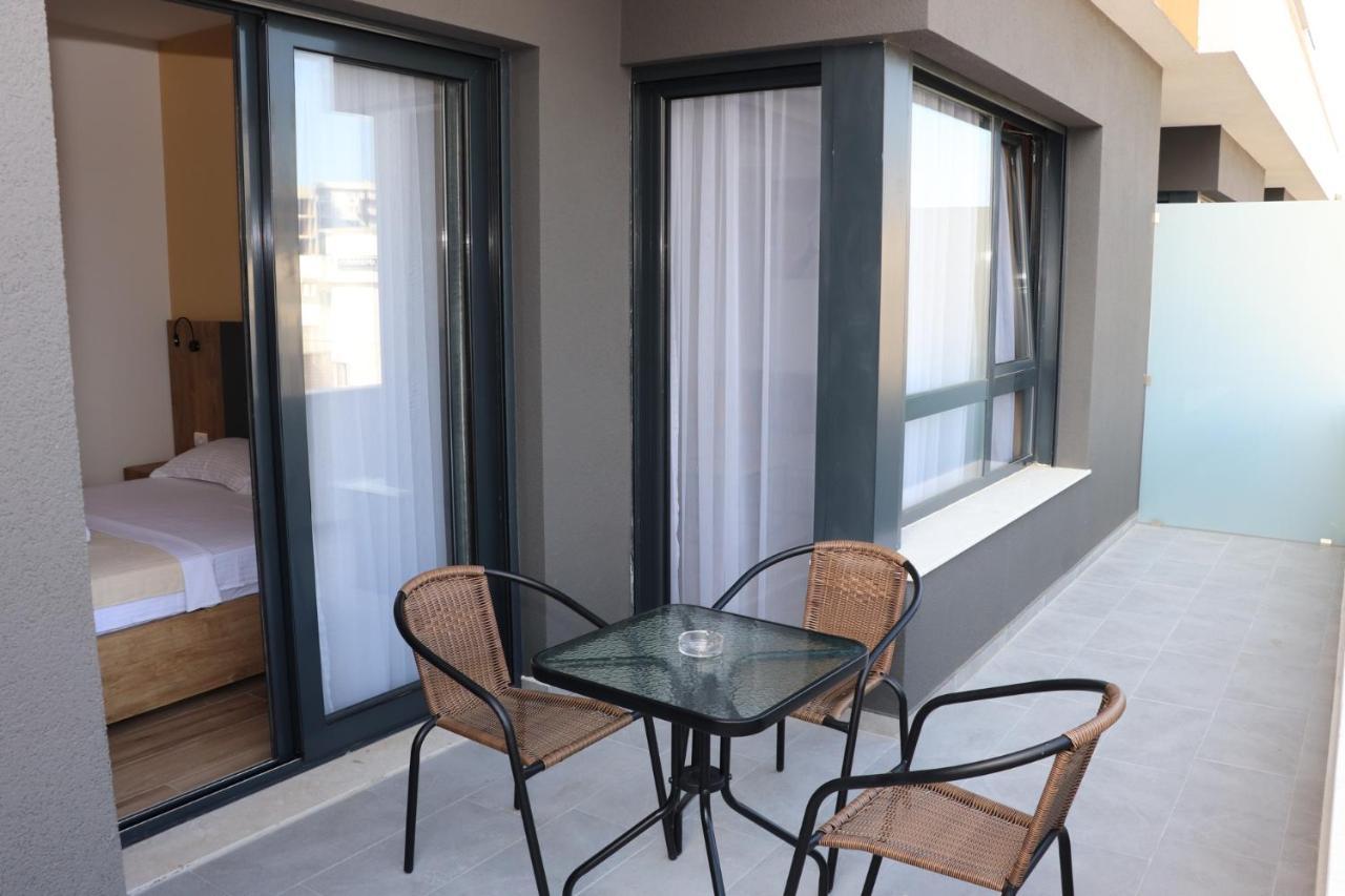 Eagles Apartments & Suites Ulcinj Buitenkant foto