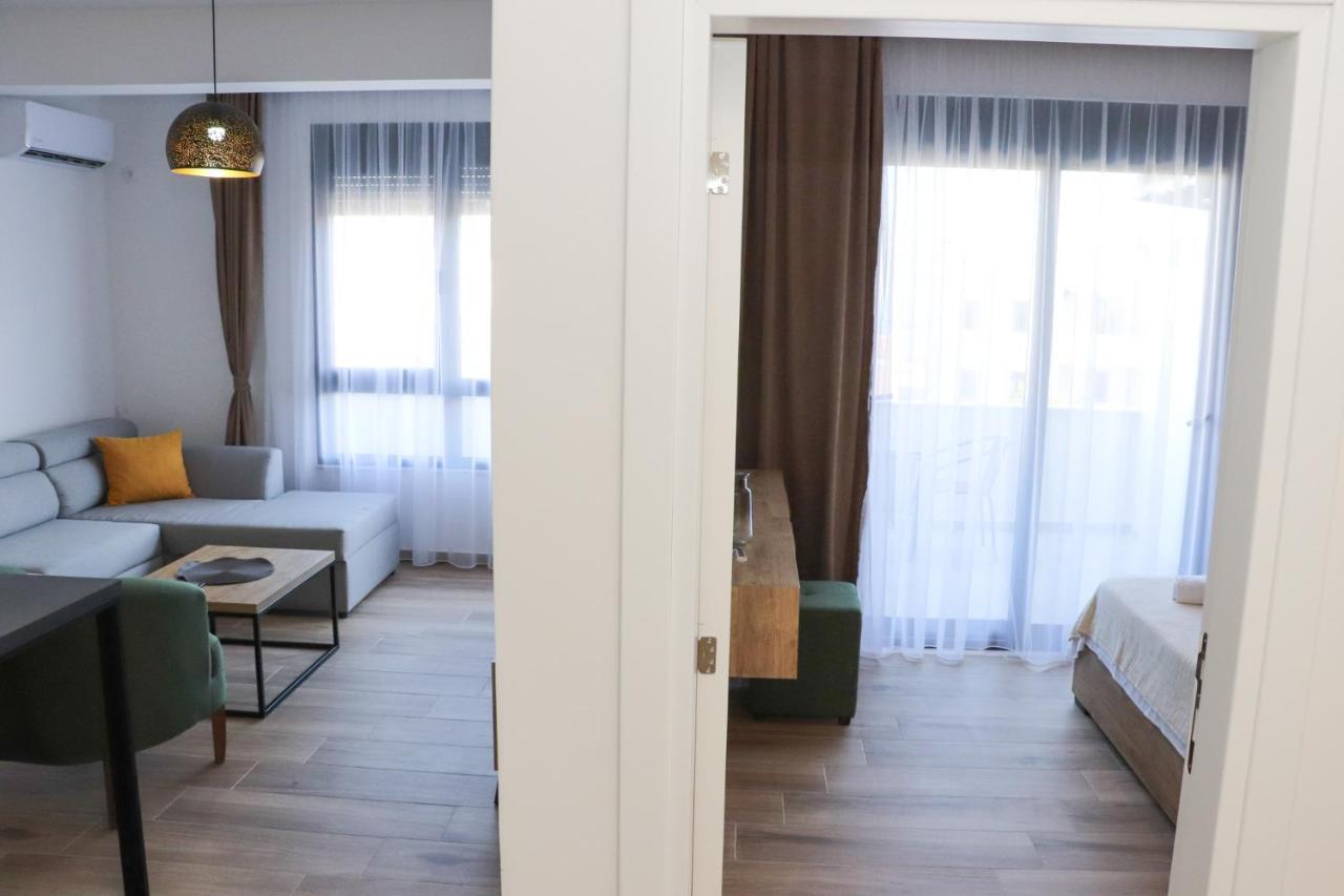 Eagles Apartments & Suites Ulcinj Buitenkant foto