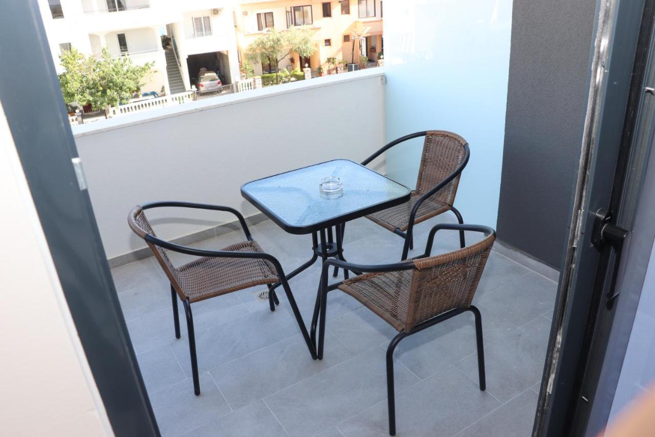 Eagles Apartments & Suites Ulcinj Buitenkant foto