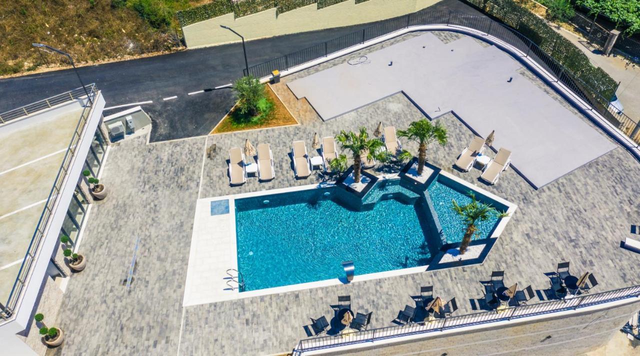 Eagles Apartments & Suites Ulcinj Buitenkant foto