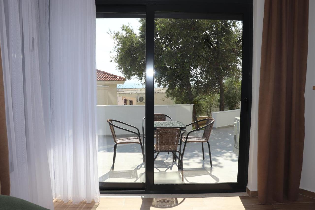 Eagles Apartments & Suites Ulcinj Buitenkant foto