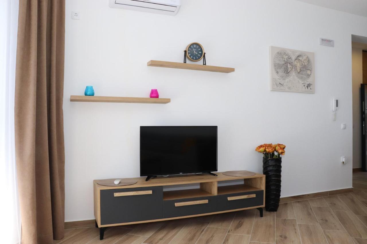 Eagles Apartments & Suites Ulcinj Buitenkant foto