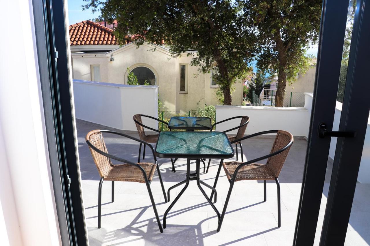 Eagles Apartments & Suites Ulcinj Buitenkant foto