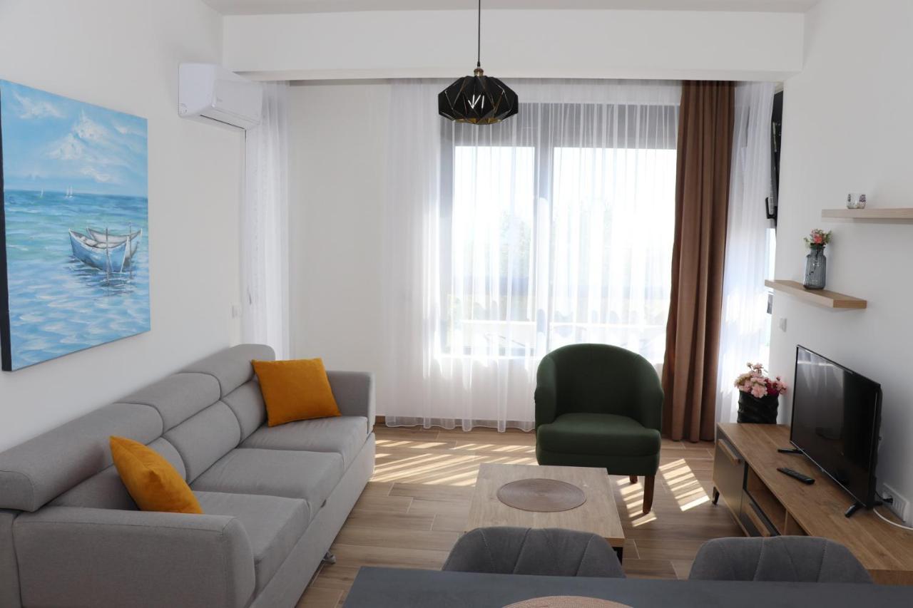 Eagles Apartments & Suites Ulcinj Buitenkant foto