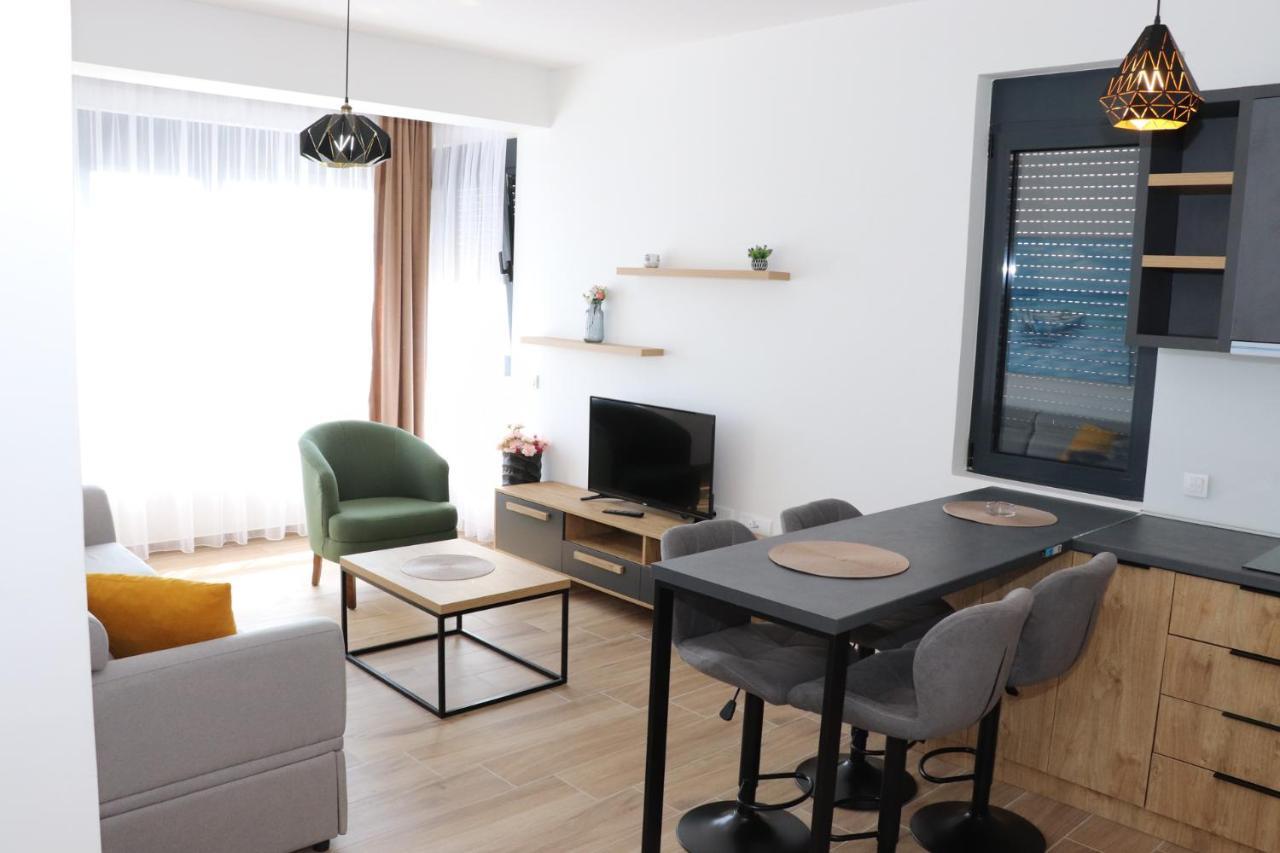 Eagles Apartments & Suites Ulcinj Buitenkant foto