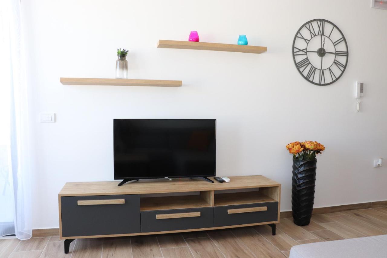 Eagles Apartments & Suites Ulcinj Buitenkant foto