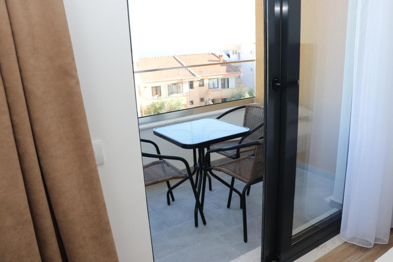 Eagles Apartments & Suites Ulcinj Buitenkant foto