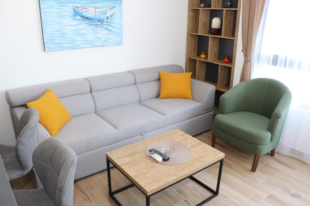Eagles Apartments & Suites Ulcinj Buitenkant foto