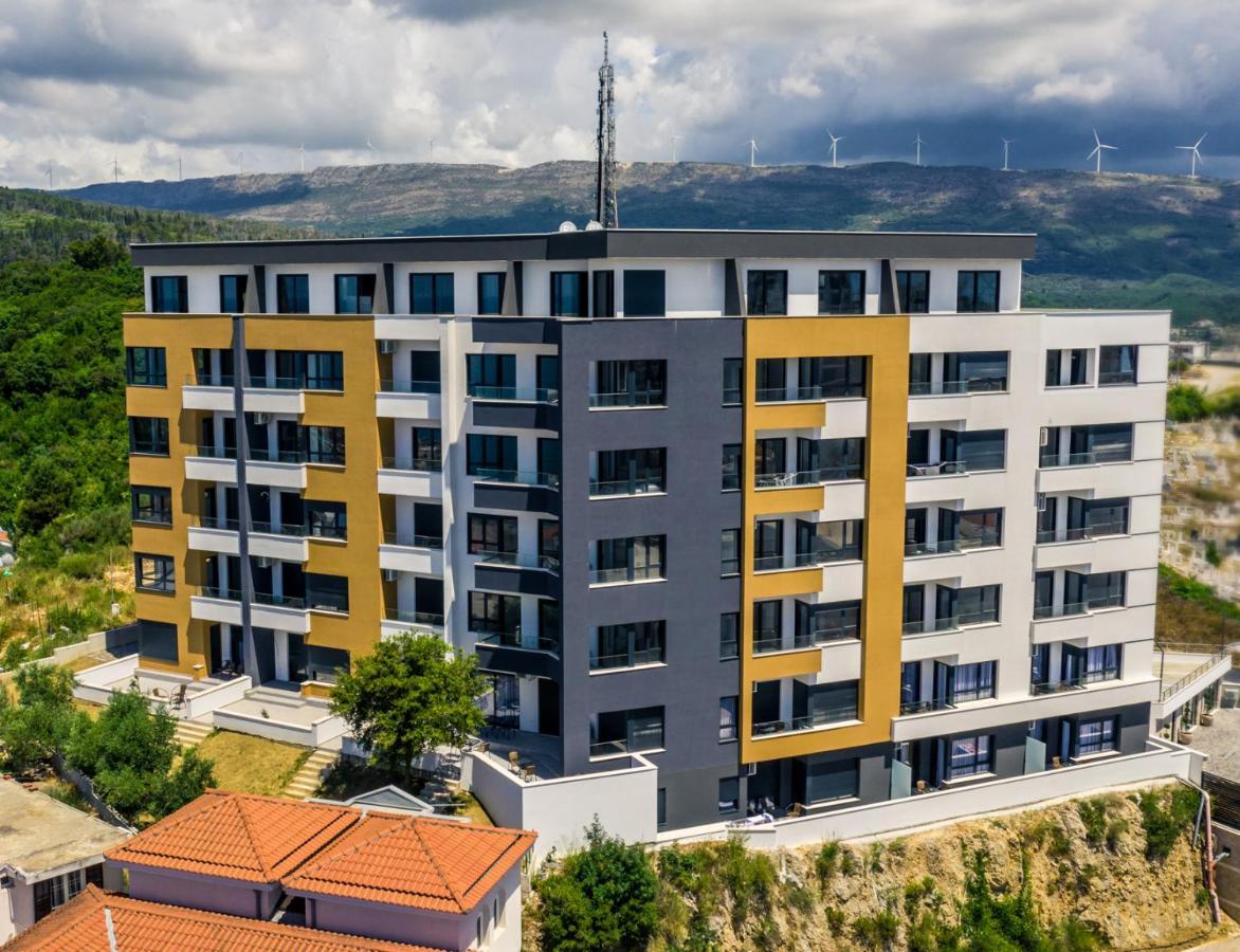Eagles Apartments & Suites Ulcinj Buitenkant foto