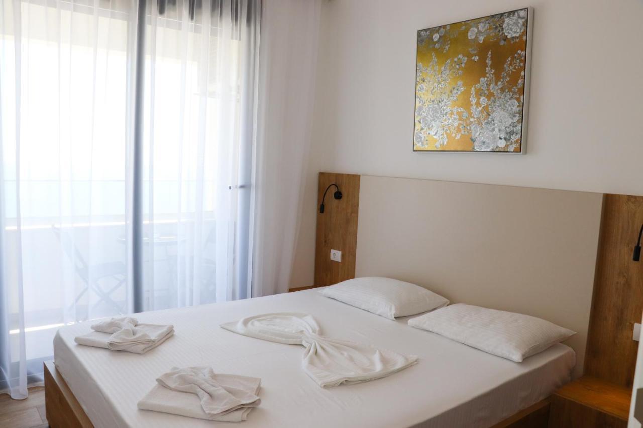 Eagles Apartments & Suites Ulcinj Buitenkant foto