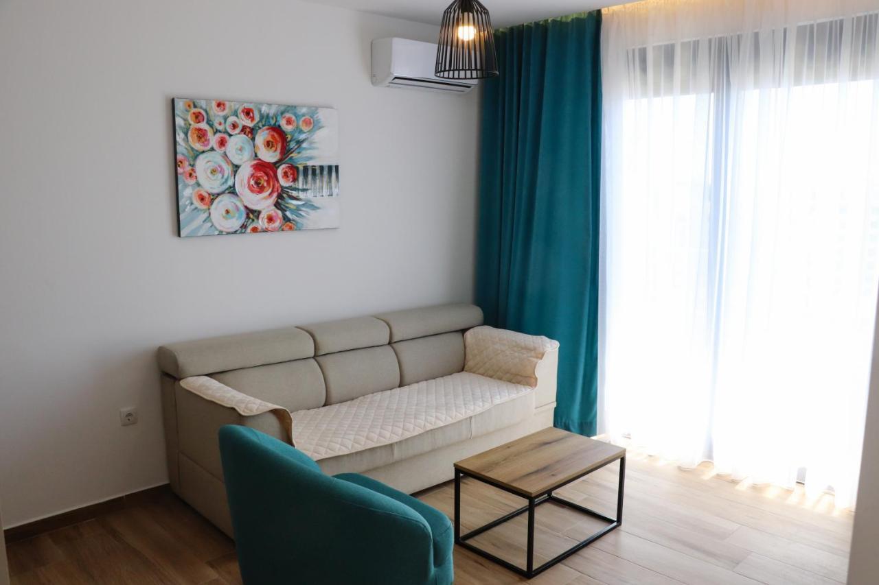 Eagles Apartments & Suites Ulcinj Buitenkant foto