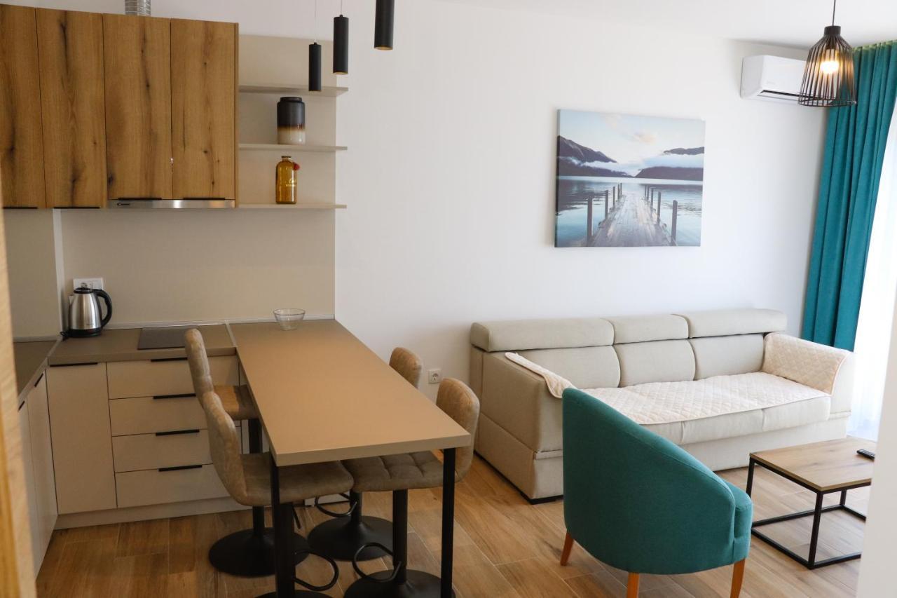 Eagles Apartments & Suites Ulcinj Buitenkant foto