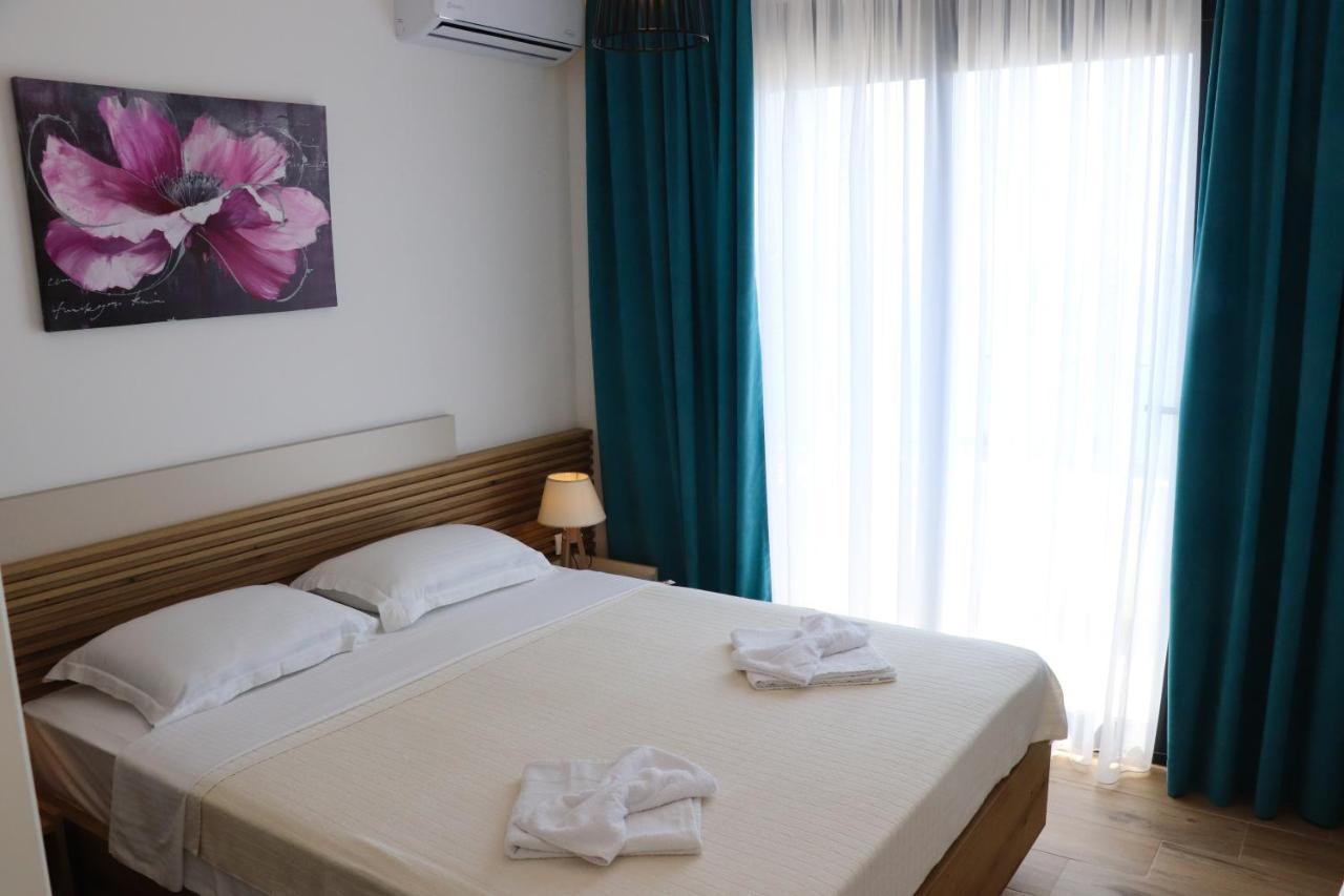 Eagles Apartments & Suites Ulcinj Buitenkant foto